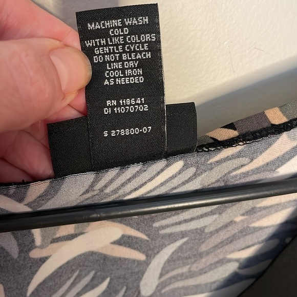 LANE BRYANT 18 Jungle Leaf Print V-Neck Top 3/4 Sleeve Empire Waist Maximalist - Picture 4 of 9